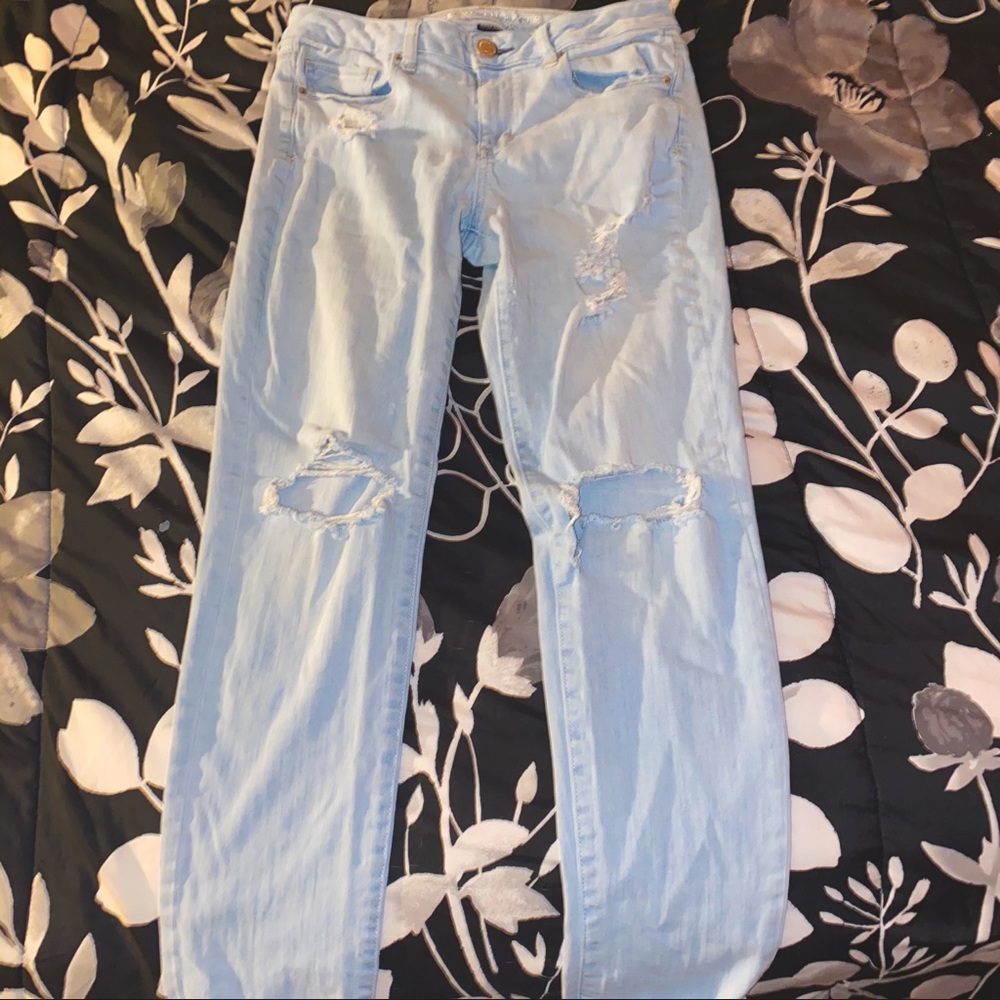 AMERICAN EAGLE JEANS